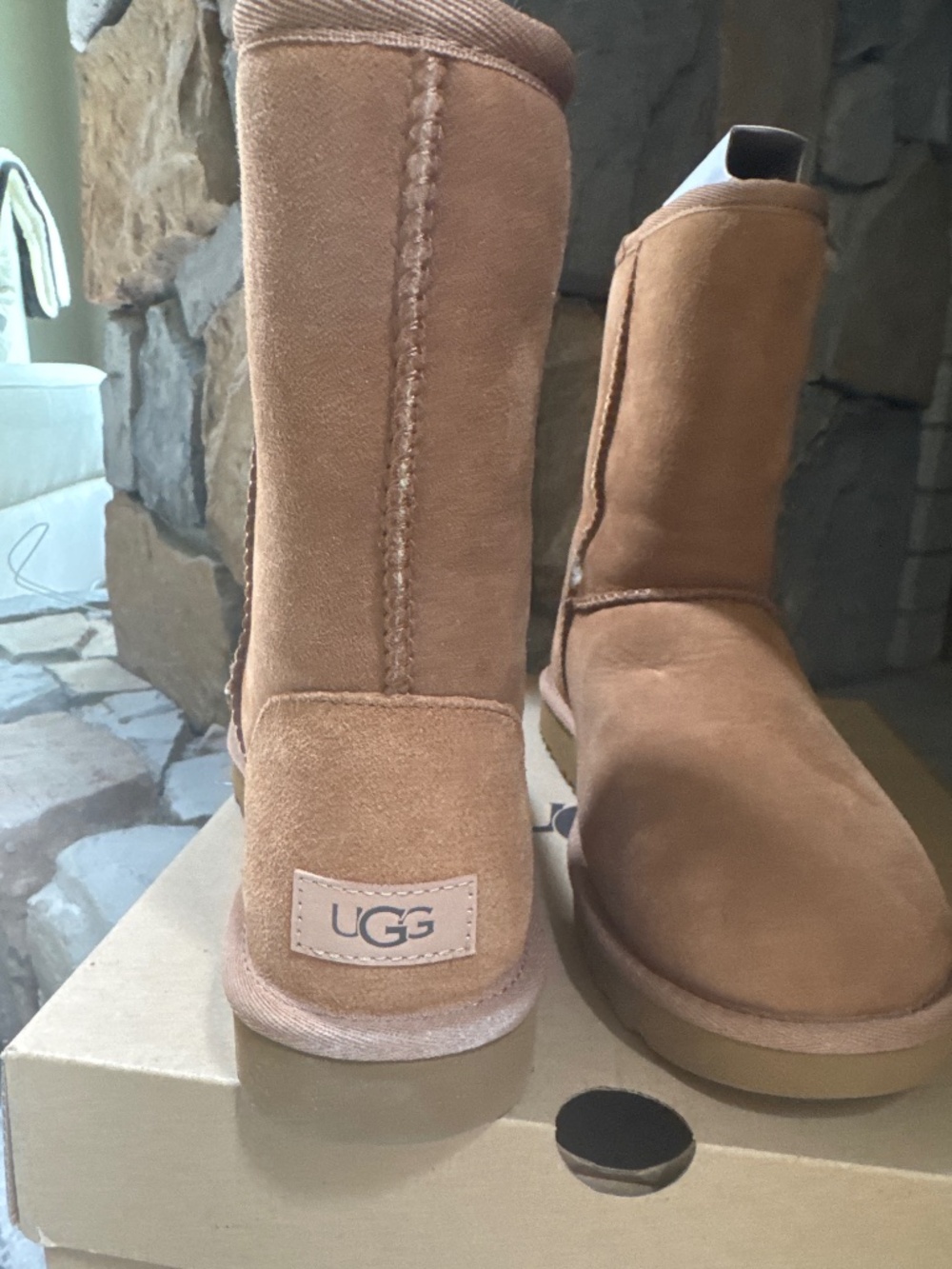 Women’s classic short UGG boot size 8 chestnut New with box originally 190 - Picture 4 of 6